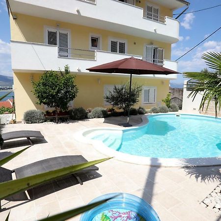 Apartments Sakal Trogir Exteriör bild