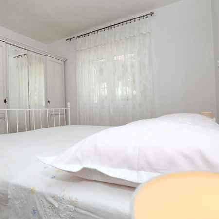 Apartments Sakal Trogir Exteriör bild