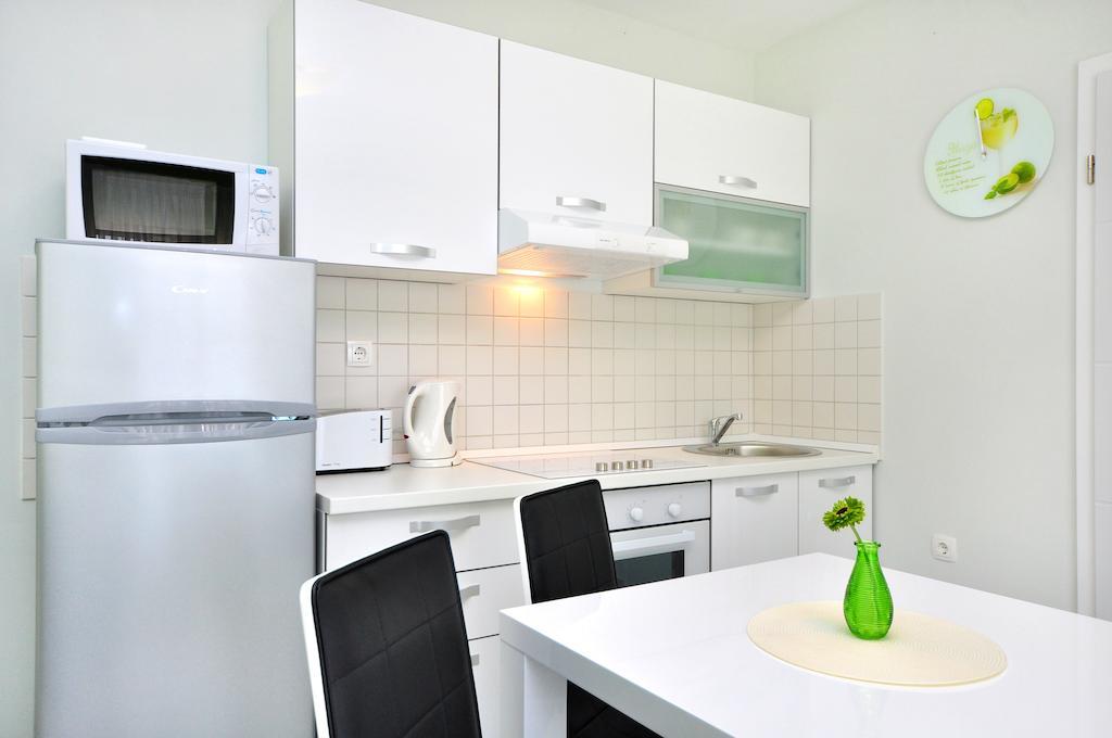 Apartments Sakal Trogir Rum bild