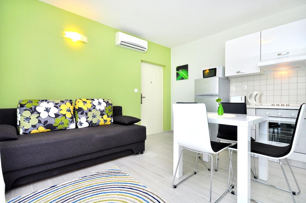 Apartments Sakal Trogir Rum bild