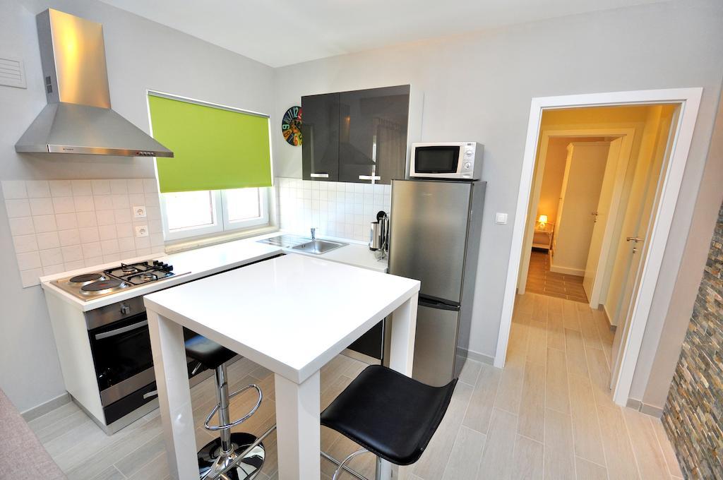 Apartments Sakal Trogir Rum bild