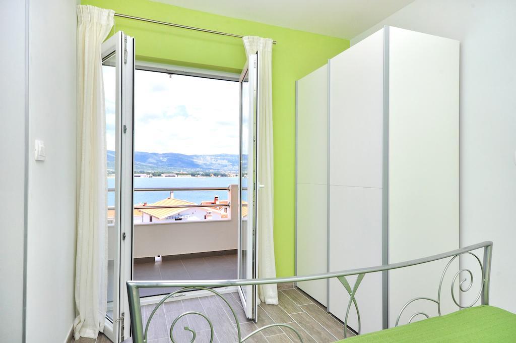 Apartments Sakal Trogir Rum bild