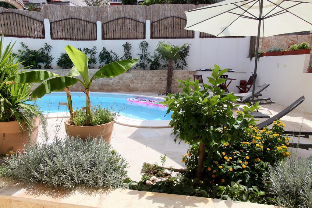 Apartments Sakal Trogir Exteriör bild