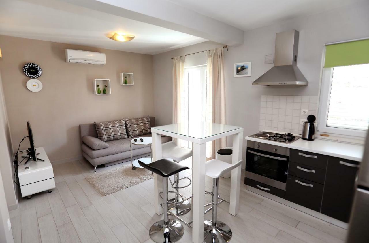Apartments Sakal Trogir Exteriör bild