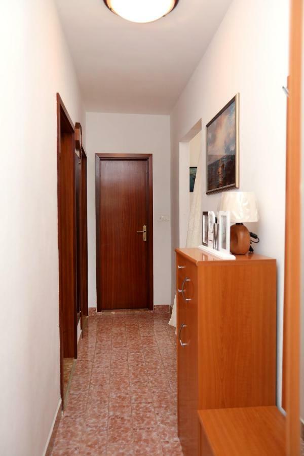 Apartments Sakal Trogir Exteriör bild