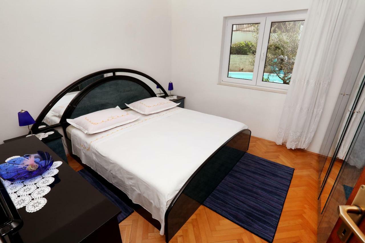 Apartments Sakal Trogir Exteriör bild