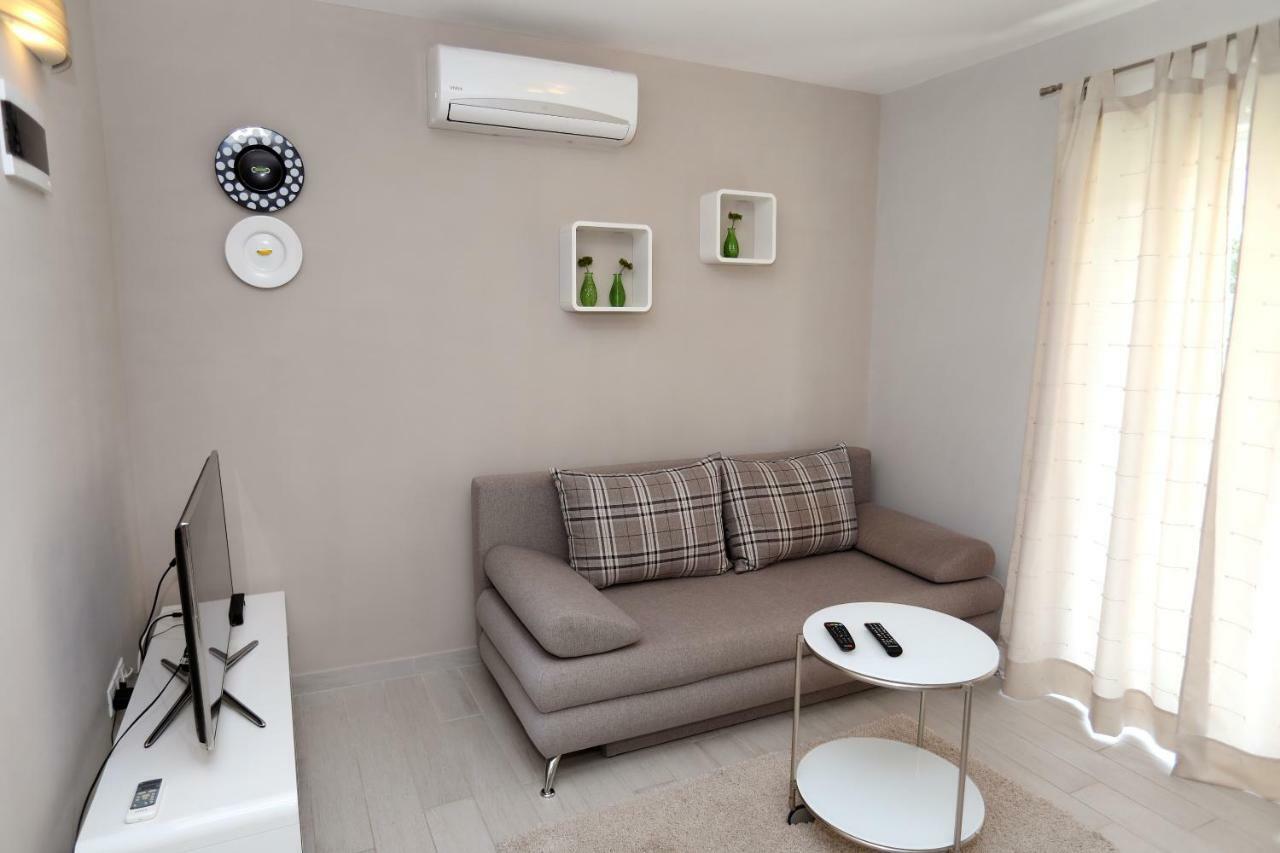 Apartments Sakal Trogir Exteriör bild